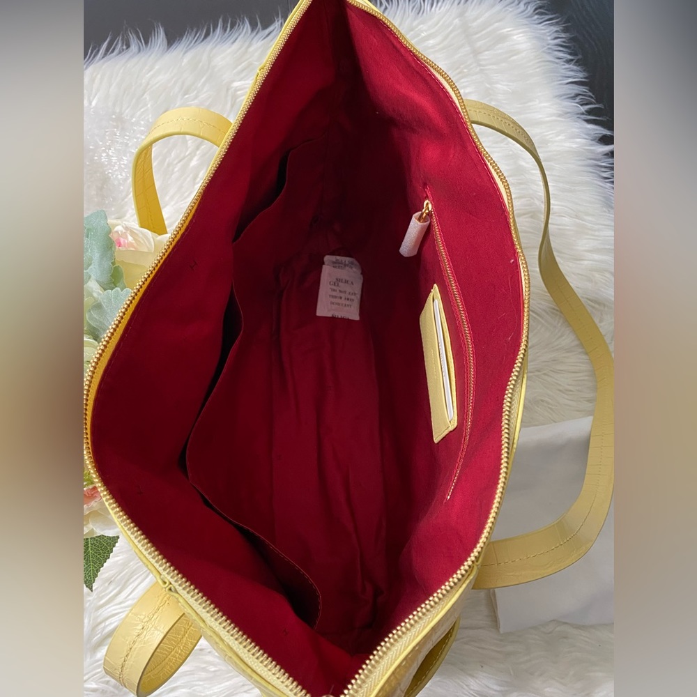 Hammitt Large Cream Tote Bag - Picture 9 of 11